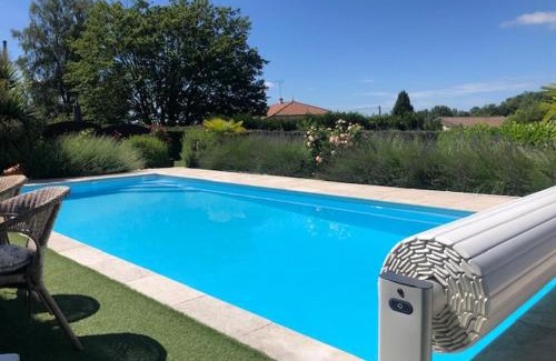 Charente Maison | Le gîte de Lou - Piscine privative et massages Bien-être