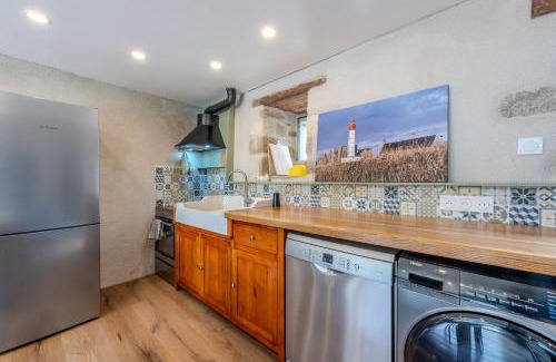 Saint-Mathieu Maison | Le gîte de Saint Mathieu, longère pleine de charme au bout du monde ! jacuzzi extérieur vue sur la campagne, salle de billard