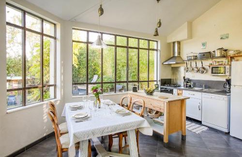 Breze Maison | Le Gîte du Château Fouquet - Piscine privée