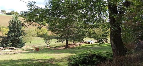 Villeneuve-de-Marc Appartement | Le Gîte du Chat Nature et Calme à la campagne