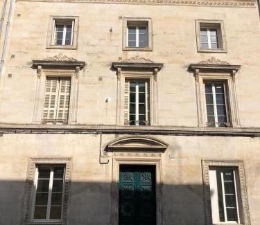 Centre Ville Appartement | Le Galaxy centre la Brèche wifi calme vue jardin