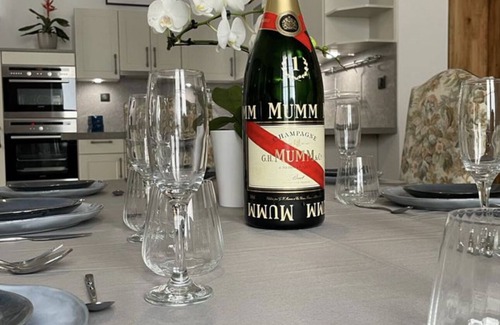 Epernay Maison | Le Gite de Jean Thevenin with free parking