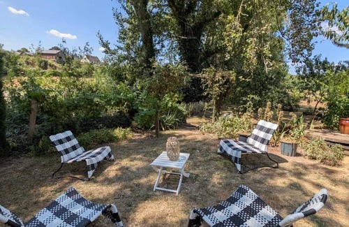 Saint-Laurent-du-Mottay Maison | Le gîte de l'île du Buzet, facing the Loire and surrounded by nature. A haven of peace.