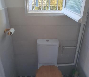 Saint-Cyr-sur-Mer Maison | Le Goëland, chambre d'hôte avec coin cuisine SDB privée,20m2, jardin et piscine, proche mer