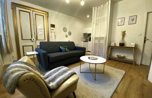 Le Busca Appartement | Le Golden magnificent studio hyper center with wifi