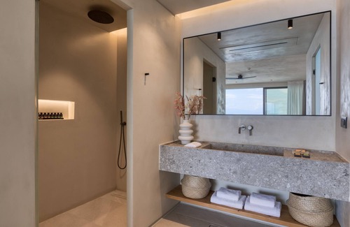 Evrostina Hôtel | Le Grand Bleu Resort