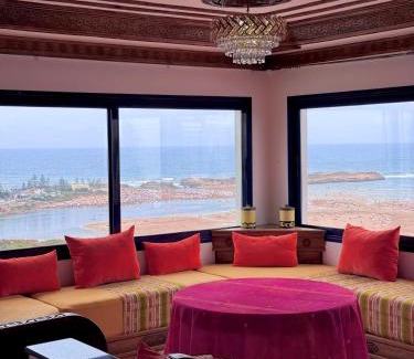 Oualidia Appartement | Le grand château Vue sur Mer uniquement les familles