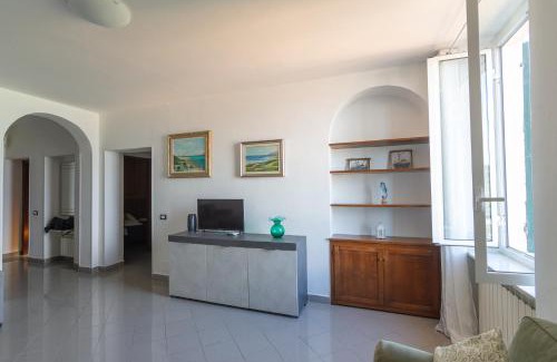 Le Grazie Appartement | Le Grazie 2 bedroom sea view apartment