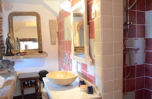 Perouges Maison | Le Grenier A Sel