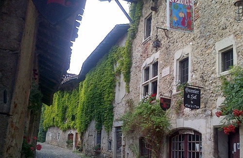 Perouges Maison | Le Grenier A Sel
