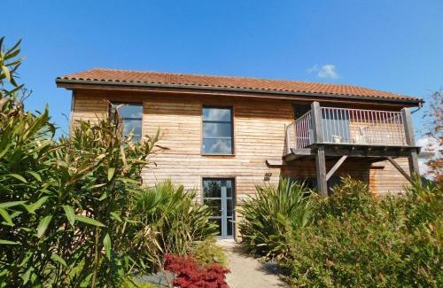 Veyrines-de-Domme Villa | LE HANGAR AVEC PISCINE EN DORDOGNE