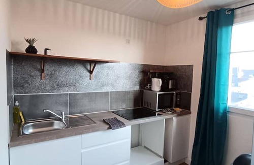 Fontainebleau Appartement | Le Jardin suspendu sleeps 3