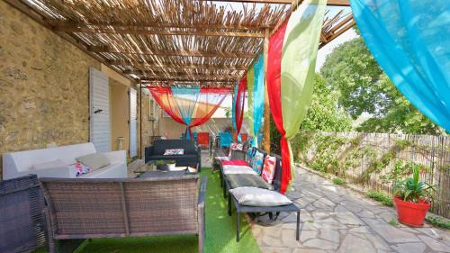 Grabels Maison | Le Jardin Suspendu Gîte avec piscine et jacuzzi pour 15 personnes