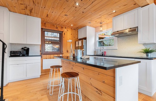 Les Pays-d'en-Haut Regional County Municipality Chalet De Ski | Le Laurentides - Chaletwow