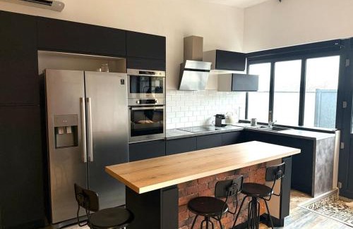 Eveux Appartement | Le Loft d 'Éveux - 2 places de parking