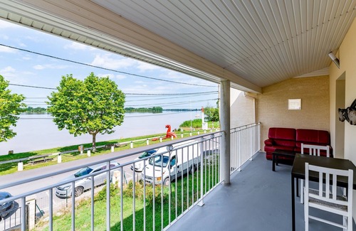 Saint-Andre-de-Cubzac Appartement | Le Long du Fleuve - Appt avec balcon vue fleuve