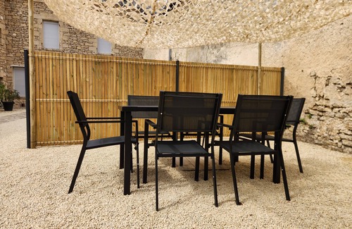 Doue-la-Fontaine Appartement | Le Lumineux 3-Star Gîte for 6 in Doué-la-Fontaine – Near Bioparc Zoo & Vineyards