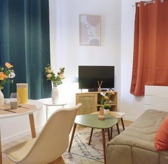 Loos Appartement | Le Lys d Or Studio cosy proche Lille CHU