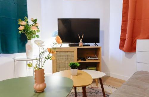Loos Appartement | Le Lys d Or Studio cosy proche Lille CHU