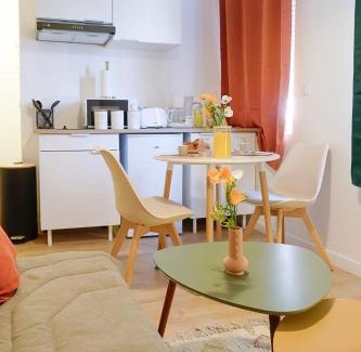 Loos Appartement | Le Lys d Or Studio cosy proche Lille CHU
