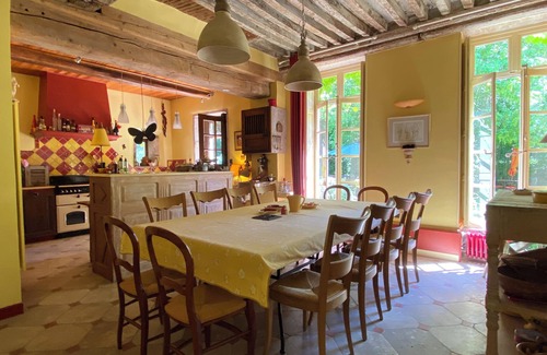 Cuisery Maison | le Manoir Bressan Magnifique maison de famille spacieuse, piscine ,chiens ok