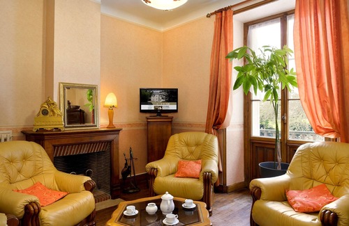 Beaumont-en-Veron Hôtel | Le Manoir de la Giraudière