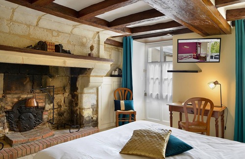 Beaumont-en-Veron Hôtel | Le Manoir de la Giraudière