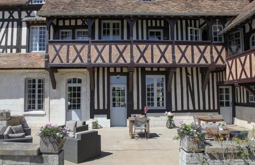 Le Neubourg Maison | Le manoir des chevaux dorés