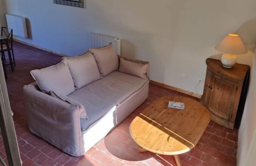 Les Pilles Appartement | Le Mas D'antonine, Gîte Hélène