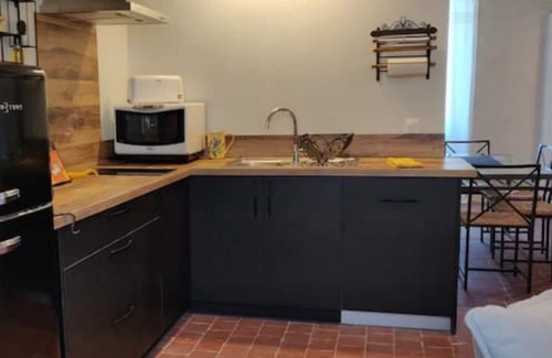 Les Pilles Appartement | Le Mas D'antonine, Gîte Hélène