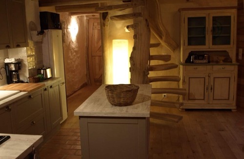 Rieussec Cottage | Le Moulin de Trédos, La Maison de Hobbit du Moulin de Trédos