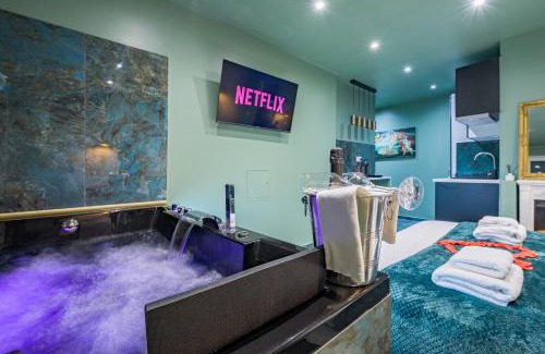 Montgeron Appartement | Le Musée d’Aphrodite/JACUZZI