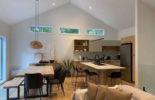 Argenteuil Regional County Municipality Maison | Le Must | Chalet neuf avec spa + piscine |