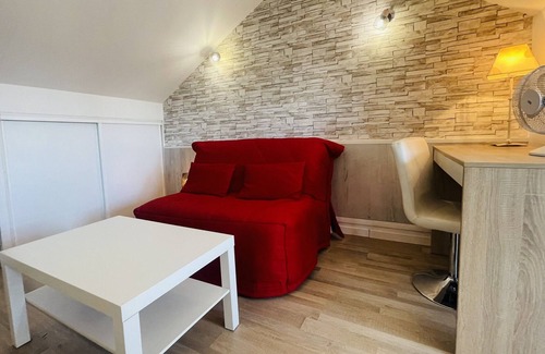 Saint-Pierre-des-Corps Appartement | Le Nid de velpeau - Nice studio in the heart of Velpeau
