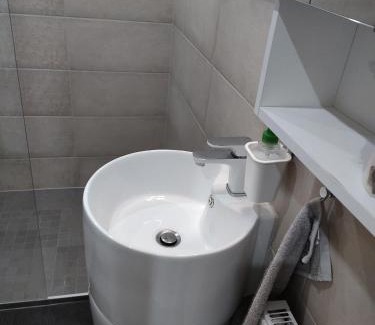 Zillisheim Appartement | Le nid du colibri appartement entier F1 à 5 mn de Mulhouse