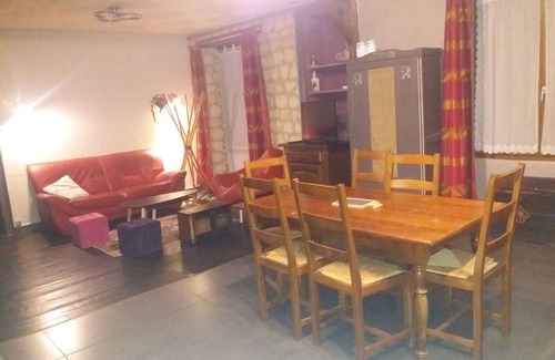 Paizay-le-Sec Maison | Le numero 4 : 1 à 14 personnes !Climatisé et feu de bois