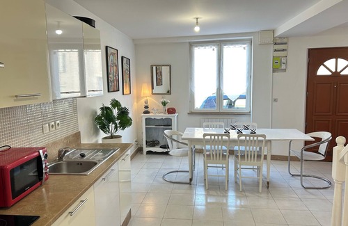 Suevres Maison | Le P'tit Mignat Townhouse with terrace - 2 Bedrooms