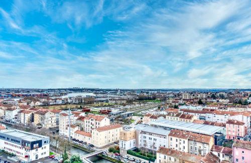 Bussiere - Cadiere Appartement | Le Panoramique - Grand T2 métro B Oullins
