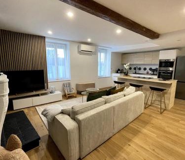 Riom Appartement | Le Parifou Family home in Riom Puy de Dome