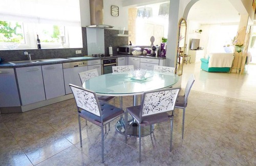 Saint-Vincent-Rive-d'Olt Maison | LE PATIO DU BARRY - SAINT-VINCENT-RIVE-D'OLT
