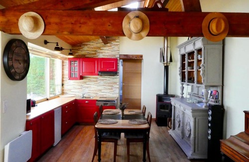 Besancon Appartement | - Le Patio - Calme, Chaleureux, Unique