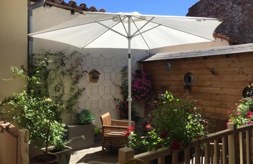 Gimont Lit Et Petit-Déjeuner | le patio de l'oustal