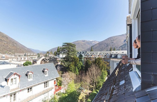Bagneres-de-Luchon Appartement | Le Perchoir, avec parking, face aux Thermes