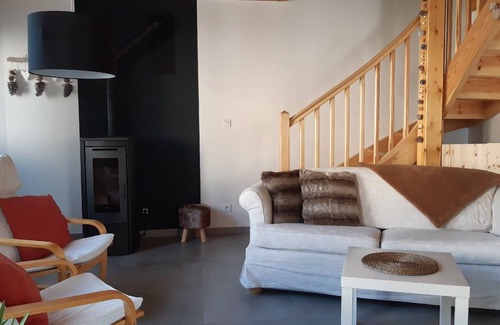 Le Pertuis Maison | Le Pertuis - Ambiance Chalet, tout confort, proche du Puy-en-Velay