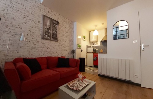 Villefranche-de-Rouergue Appartement | Le Petit Saint-Georges 2* : studio rénové tout équipé aux pieds de la Collégiale