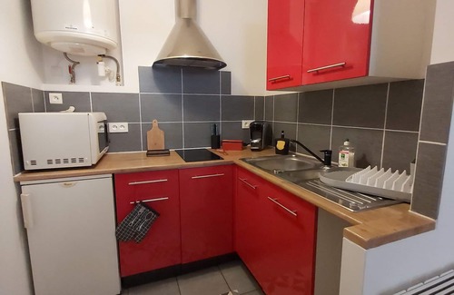 Villefranche-de-Rouergue Appartement | Le Petit Saint-Georges 2* : studio rénové tout équipé aux pieds de la Collégiale