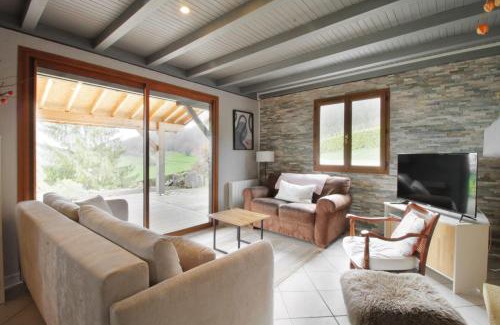 Ontex Maison | Le petit belvédère chalet avec piscine & vue lac