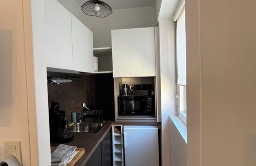 Old Town Appartement | "Le petit Foch" Studio Chic Parking INCLUS ,Place de l'Hôtel de ville .