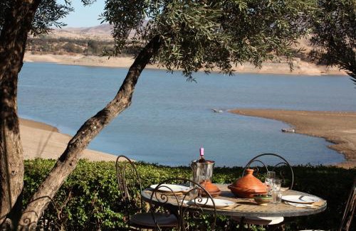 Lalla Takarkoust Lit Et Petit-Déjeuner | Le Petit Hôtel du Flouka