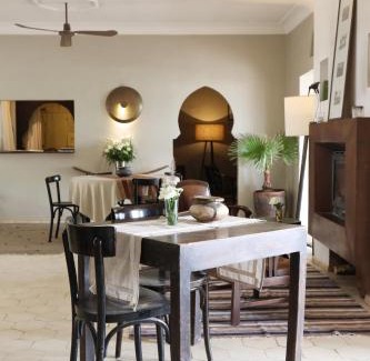 Lalla Takarkoust Lit Et Petit-Déjeuner | Le Petit Hôtel du Flouka